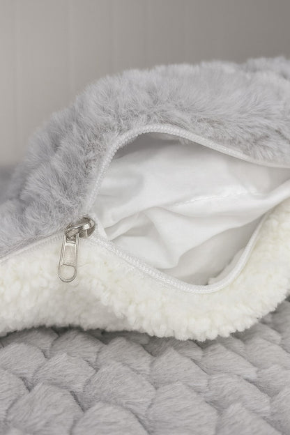 COMBO COBIJA OVEJERA GRIS SUAVE + 2 FUNDAS